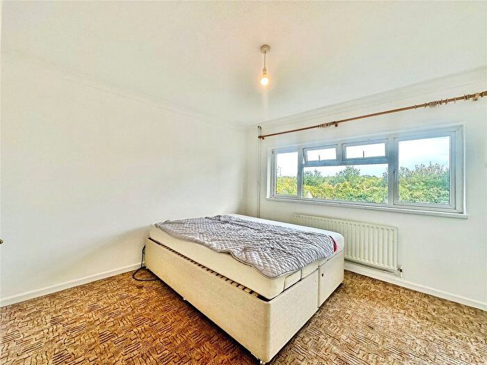 3 Bedroom End Of Terrace House For Sale In Attlee Drive, Dartford, Kent, DA1
