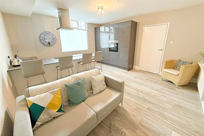 2 Bedroom Apartment For Sale In Church St, Wincanton, BA9