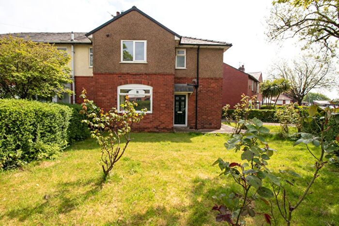 3 Bedroom Semi-Detached House To Rent In Maple Road, Farnworth, Bolton, BL4