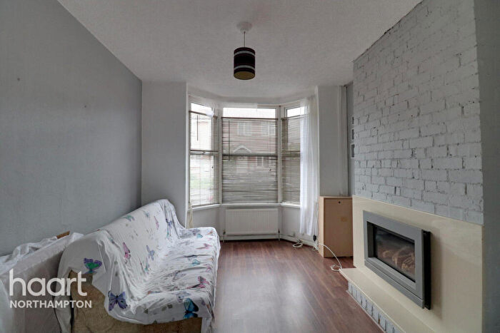 3 Bedroom Terraced House To Rent In Countess Road, Northampton, NN5