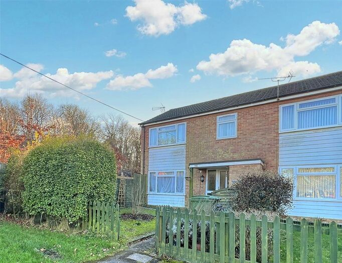 4 Bedroom End Of Terrace House For Sale In Copnor Close, Woolton Hill, Newbury, Berkshire, RG20