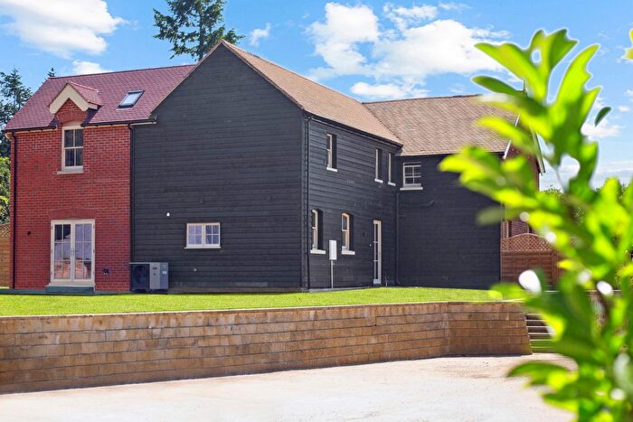 3 Bedroom Semi-Detached House For Sale In Stone Street, Sevenoaks, TN15