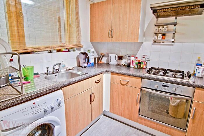 1 Bedroom Apartment To Rent In Painter House, Sidney Street, London, Greater London, E1