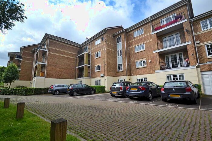 1 Bedroom Flat To Rent In Field House, Schoolgate Drive, Morden, SM4