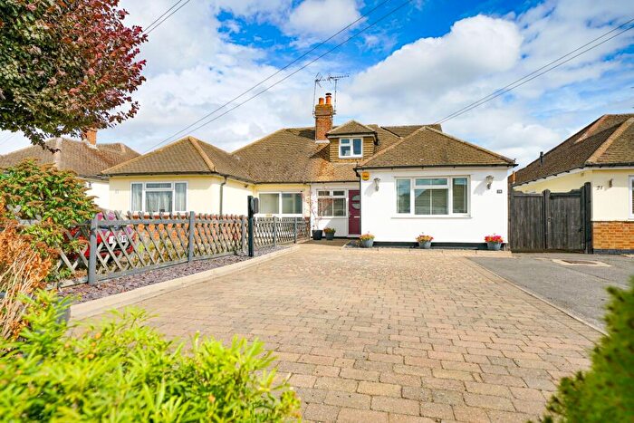 3 Bedroom Semi-Detached Bungalow For Sale In Elm Avenue, Caddington, LU1