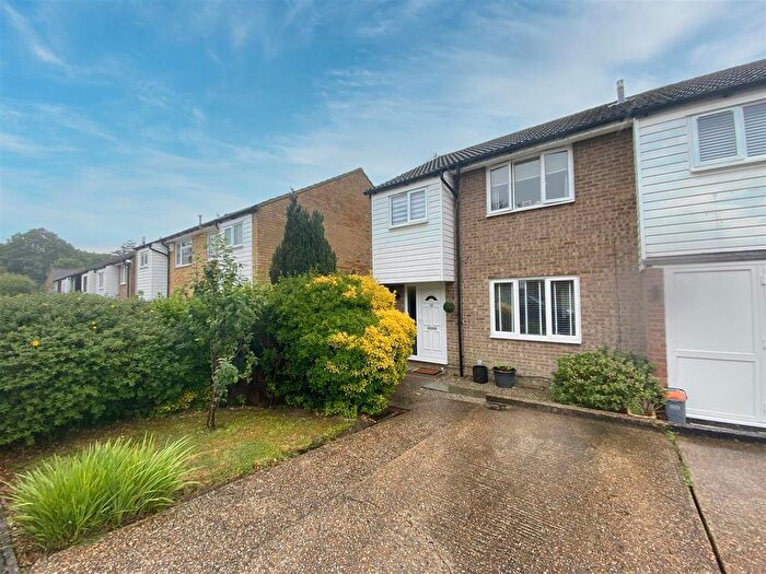 3 Bedroom Semi-Detached House To Rent In Paxhill Close, St. Leonards-On-Sea, TN38