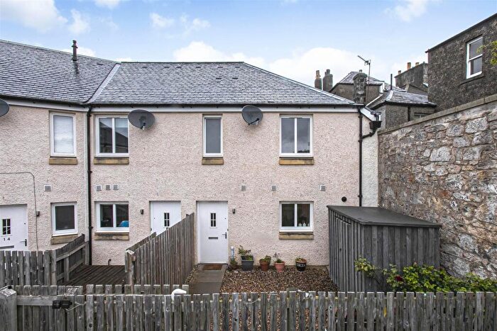 3 Bedroom End Of Terrace House For Sale In Lady Campbells Court, Dunfermline, KY12