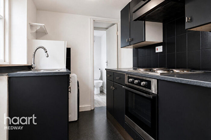 4 Bedroom Block Of Apartments For Sale In Ordnance Terrace, Chatham, ME4