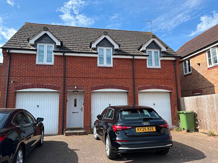 2 Bedroom Flat To Rent In Chequers Close, Corby, NN18