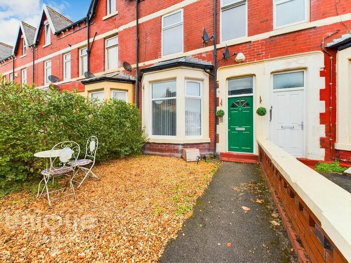 2 Bedroom Flat To Rent In St. Patricks Road South, Lytham St. Annes, Lancashire, FY8