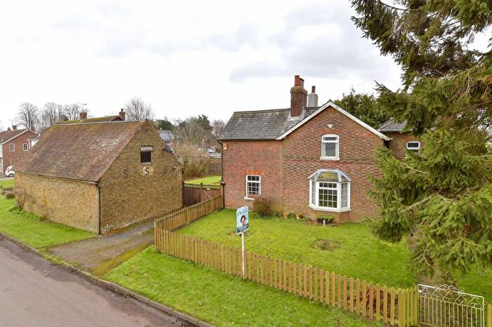 5 Bedroom Detached House For Sale In The Street, Wormshill, Sittingbourne, Kent, ME9