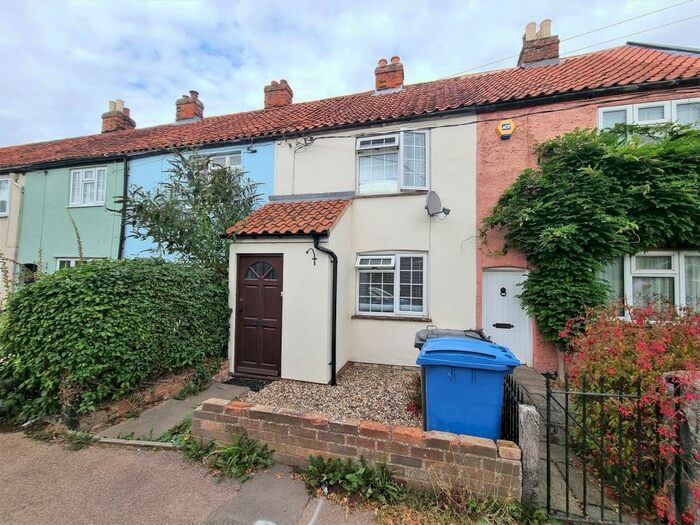 2 Bedroom House To Rent In Middleton Road, Sudbury, CO10