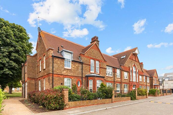 2 Bedroom Maisonette For Sale In The Old Refectory, Southlands Way, BN43