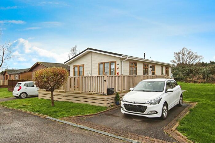 2 Bedroom Park Home For Sale In Cambridge Road, Stretham, Ely, CB6