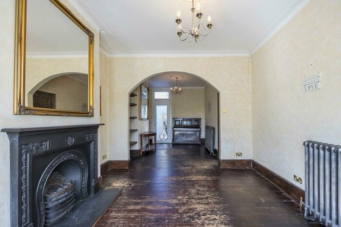 6 Bedroom Terraced House To Rent In Scawen Road London, SE8