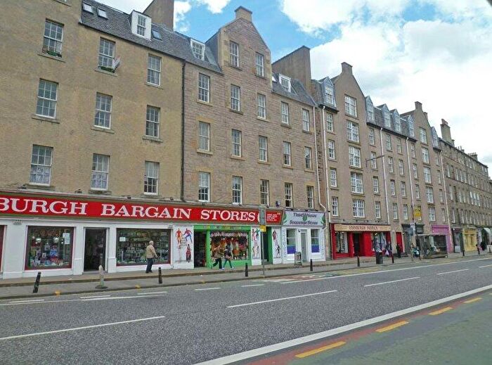 2 Bedroom Flat To Rent In St Patrick Square, Edinburgh, EH8