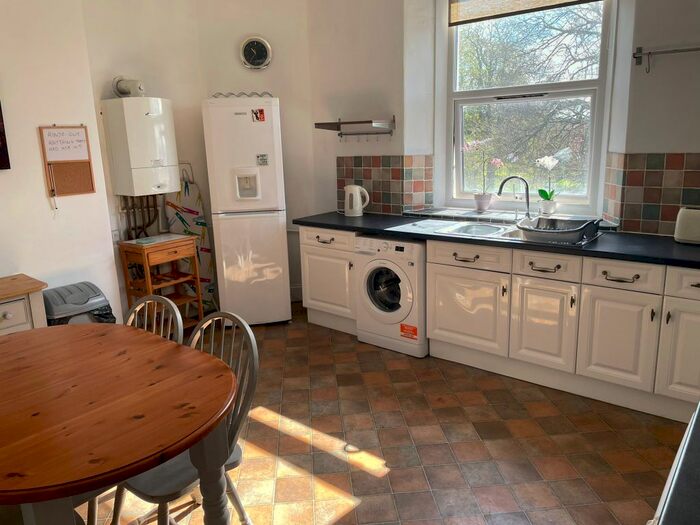3 Bedroom Flat To Rent In Gascoyne Place, Plymouth, PL4
