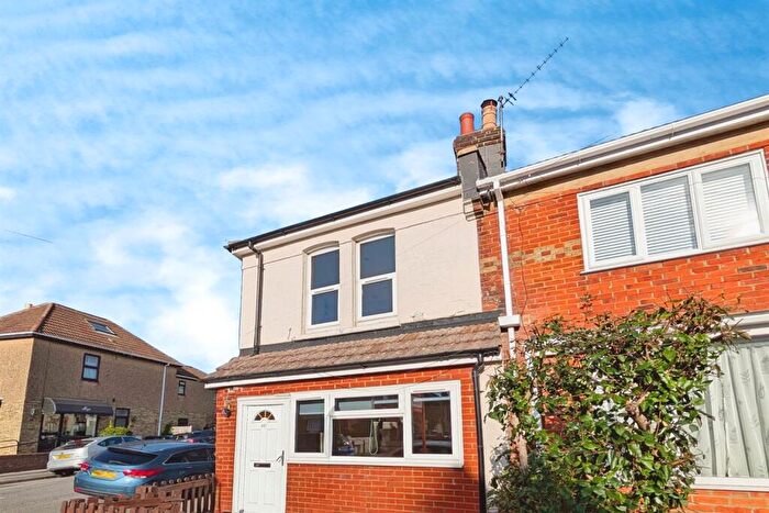 1 Bedroom Flat To Rent In Foundry Lane, SO15
