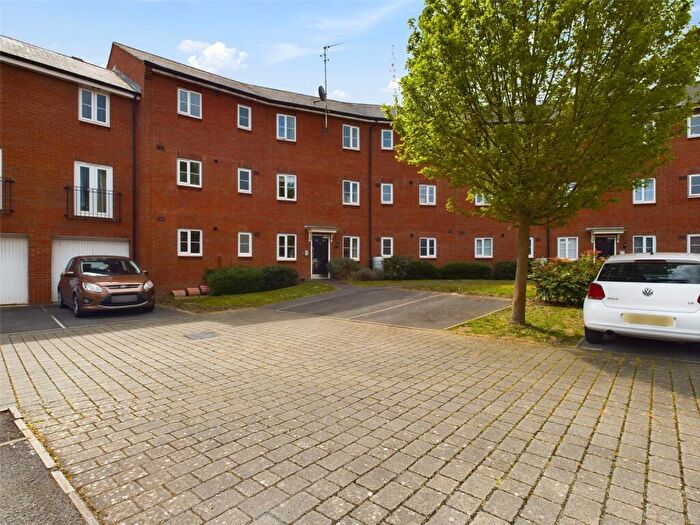 2 Bedroom Apartment For Sale In Bledisloe Way, Tuffley, Gloucester, Gloucestershire, GL4