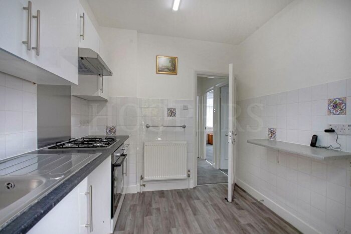 1 Bedroom Maisonette For Sale In Brendon Avenue, London, NW10
