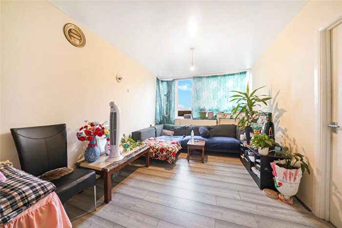 1 Bedroom Flat For Sale In Ryan Court, Baldry Gardens, SW16