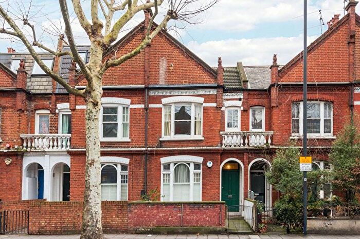 1 Bedroom Flat To Rent In Wandsworth Bridge Road, Fulham, London, SW6