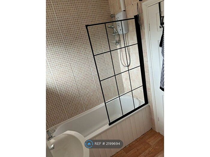 2 Bedroom Flat To Rent In Bargery Road, Wolverhampton, WV11