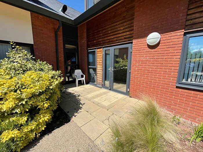 2 Bedroom Flat For Sale In Oaklands Village, Swadlincote, Derbyshire, DE11