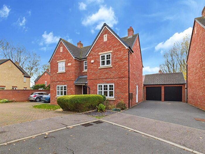 4 Bedroom Detached House For Sale In Ubique Avenue, Meon Vale, Stratford-Upon-Avon, CV37