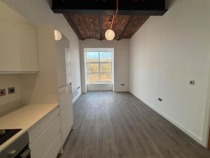 1 Bedroom Flat To Rent In Lower Vickers Street, Manchester, M40