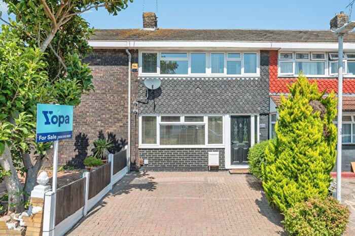 3 Bedroom Terraced House For Sale In Grapnells, Basildon, SS16