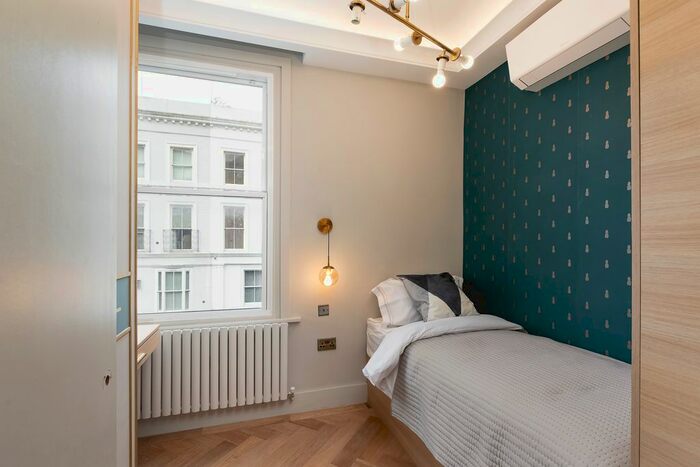 3 Bedroom Flat To Rent In Kenway Road, London, SW5