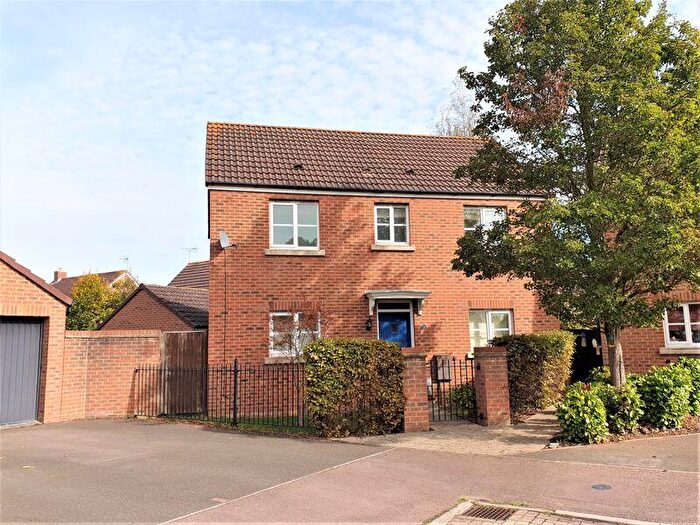 3 Bedroom House To Rent In Lyneham Drive, Kingsway, GL2
