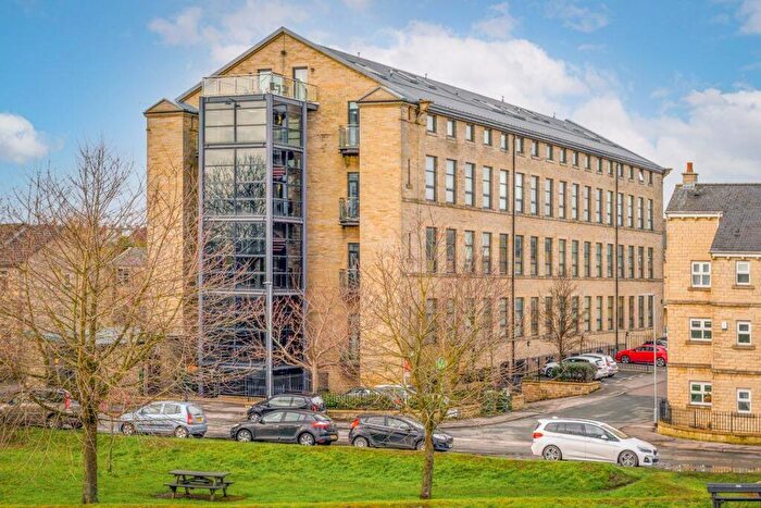 1 Bedroom Apartment For Sale In Cavendish Court, Drighlington, BD11