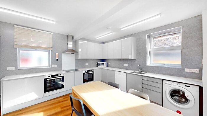 6 Bedroom End Of Terrace House To Rent In Beckhampton Road, BA2