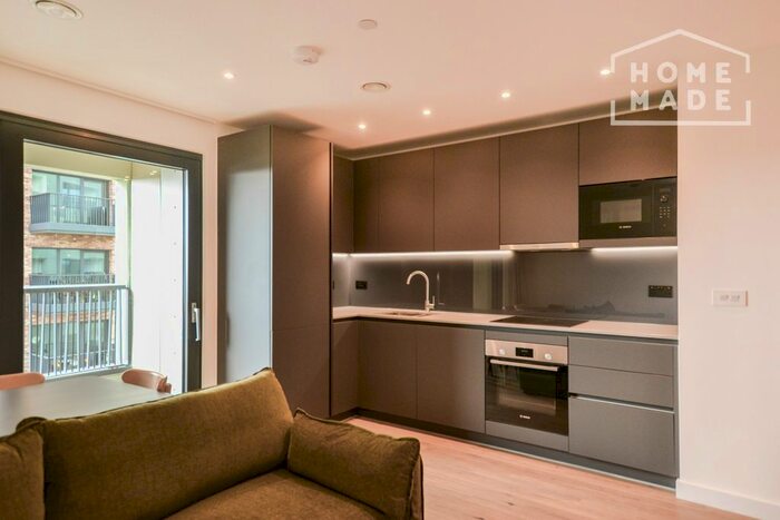 1 Bedroom Flat To Rent In Riverstone Heights, London, E3