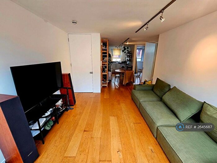 2 Bedroom Flat To Rent In The Pantile, Bristol, BS3