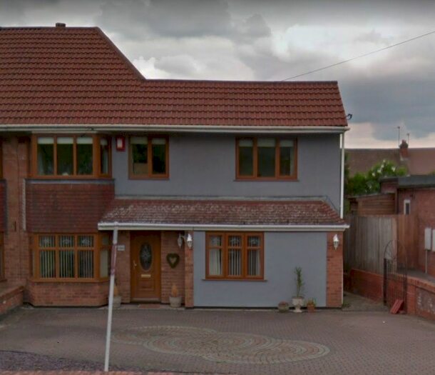 4 Bedroom Semi-Detached House To Rent In Yardley Wood Road, Solihull, B90