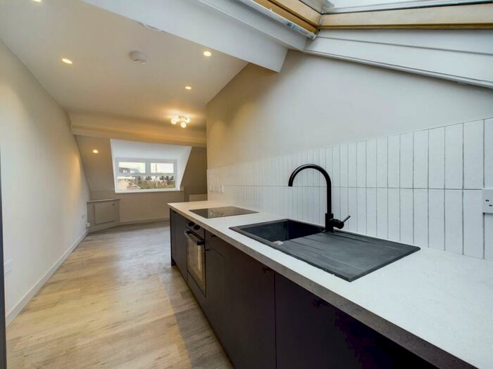 2 Bedroom Apartment To Rent In Clare Road, Grangetown, Cardiff, CF11