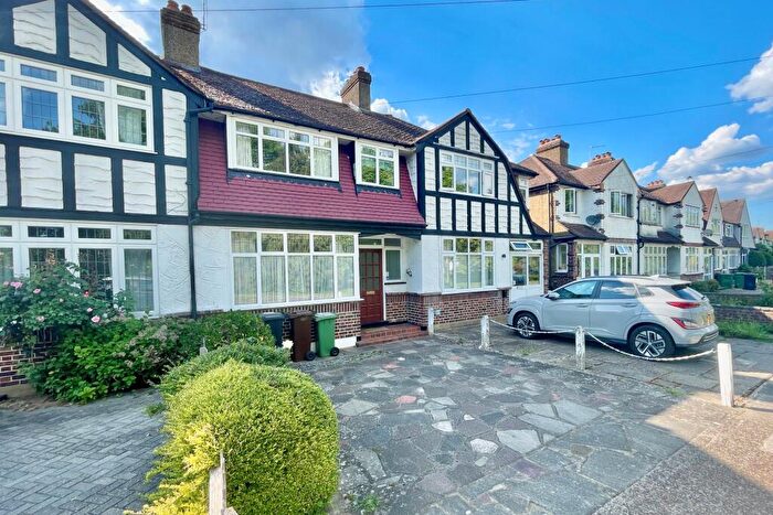 3 Bedroom Terraced House For Sale In Green Lanes, West Ewell, Epsom, KT19