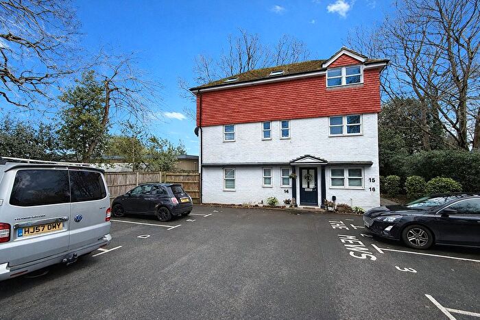2 Bedroom Flat For Sale In Commercial Road, Lower Parkstone, Poole, BH14