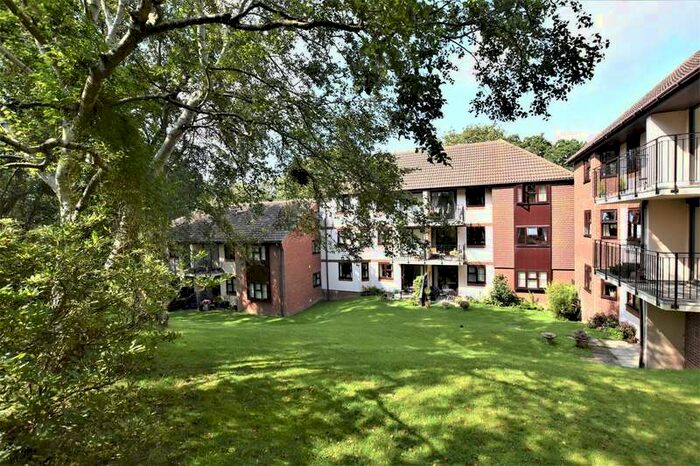 2 Bedroom Property To Rent In Glynde Court, Bexhill On Sea, TN39