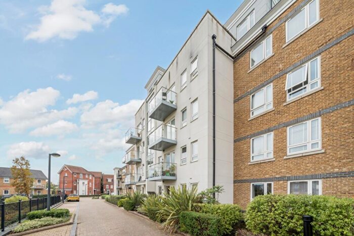 2 Bedroom Apartment To Rent In Heron Way Maidenhead, SL6