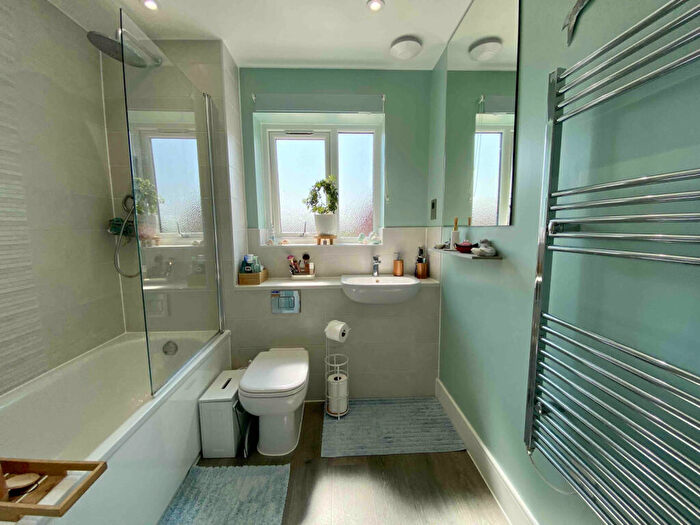 1 Bedroom Apartment For Sale In Pasture Court, Holmhill Drive, Old Felixstowe, IP11