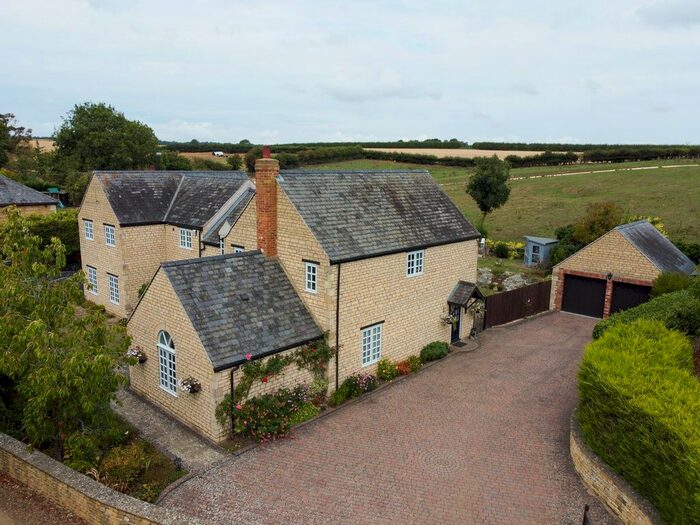 5 Bedroom Detached House For Sale In Main Road, Whitwell, LE15