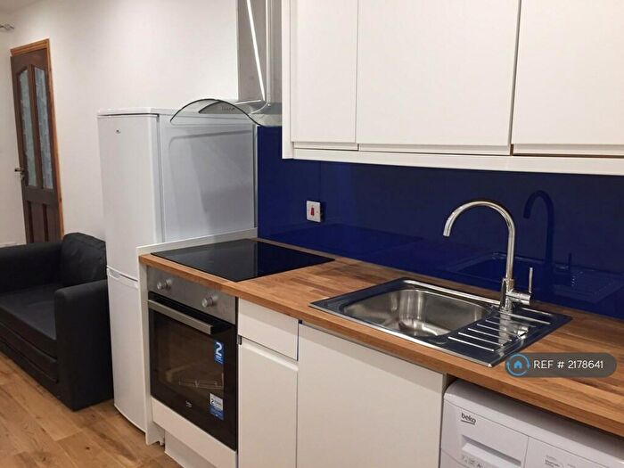 1 Bedroom Flat To Rent In Colin Gardens, London, NW9