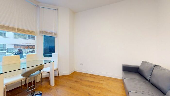 2 Bedroom Ground Flat To Rent In Farringdon Road, EC1R
