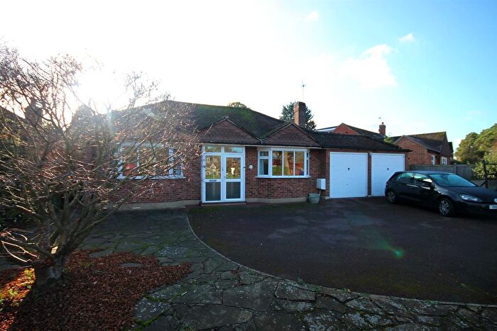 2 Bedroom Detached Bungalow To Rent In Hillside Road, Ashtead, KT21
