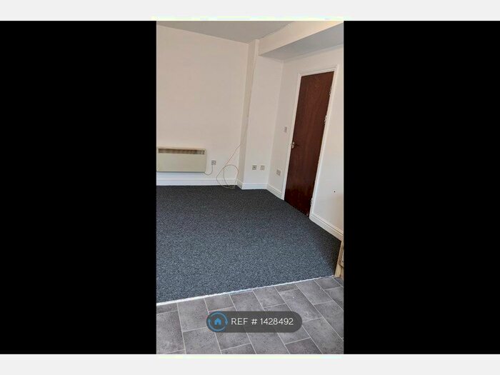 1 Bedroom Flat To Rent In Trafalgar House, Wolverhampton, WV1