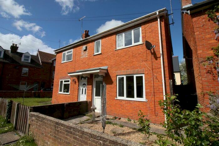 3 Bedroom Semi-Detached House To Rent In Wilton - Northleigh Terrace, SP2